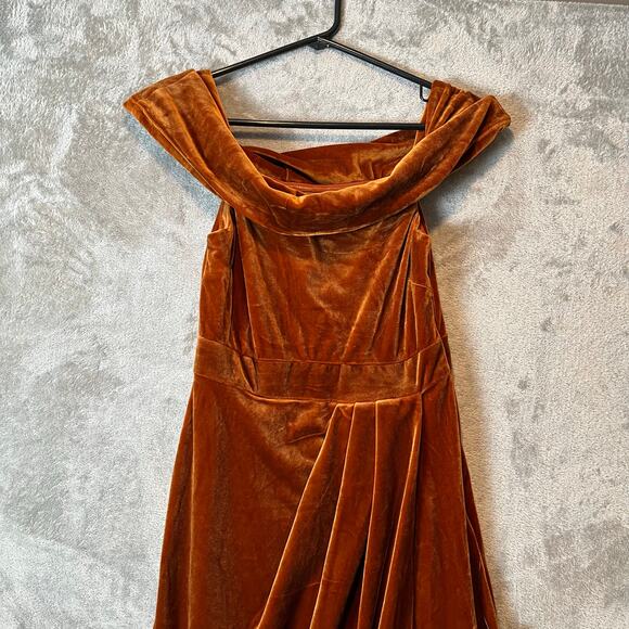 Lulu’s I'm Enchanted Rust Orange Velvet Off-the-Shoulder Maxi Dress Size XS - Picture 9 of 10